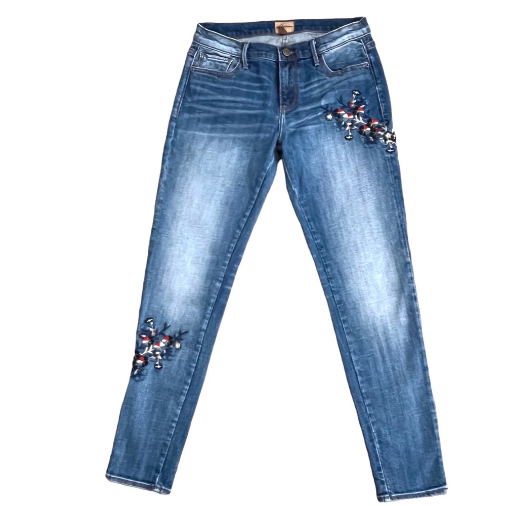 Driftwood The Beau Skinny Cropped Floral Embroidered Jeans in Medium Blue Wash